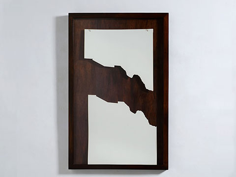 Ablación, 2016. Papel cortado, cristal y caja de madera. 154 x 100 x 8 cm